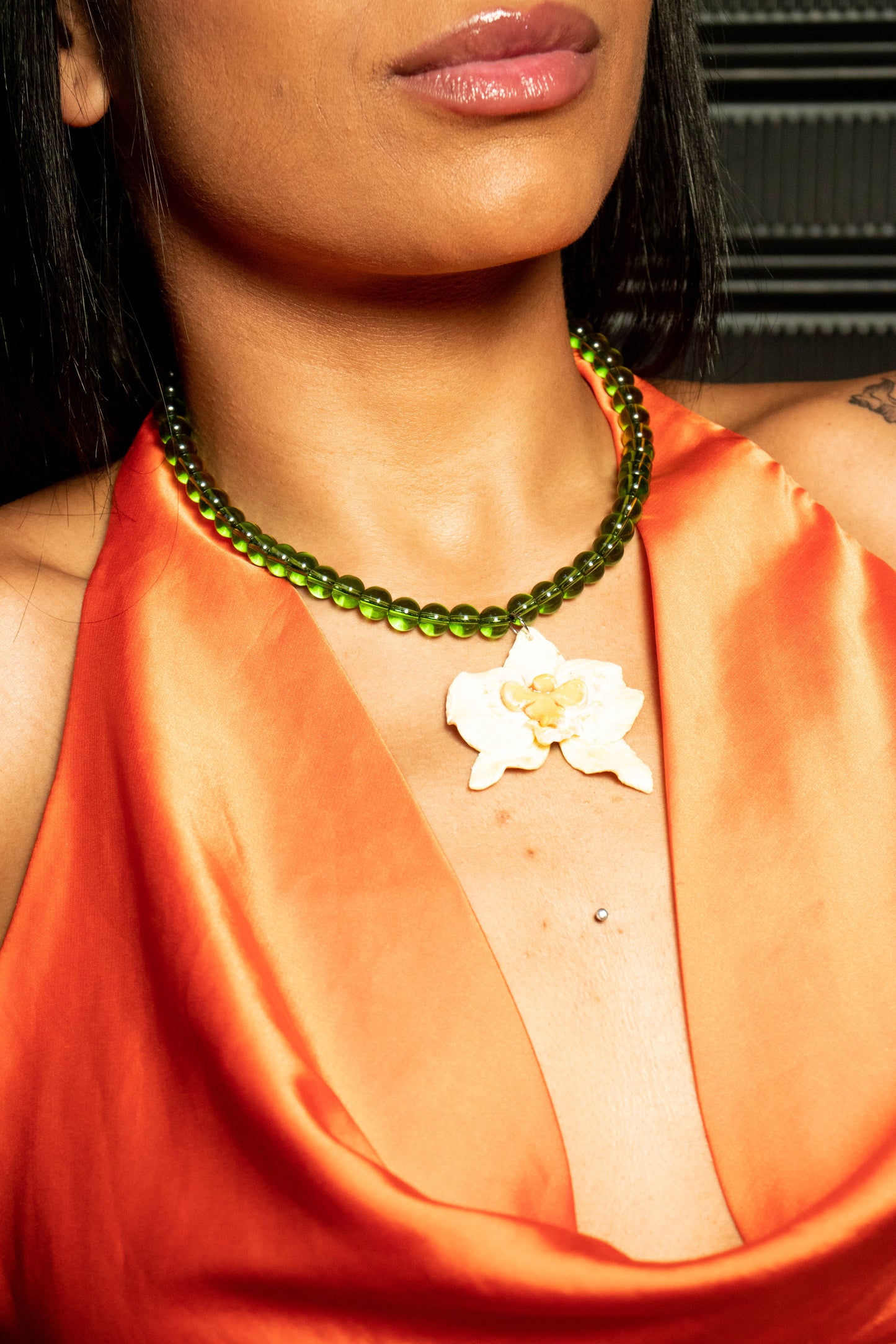 Collar orquídea sofisticada