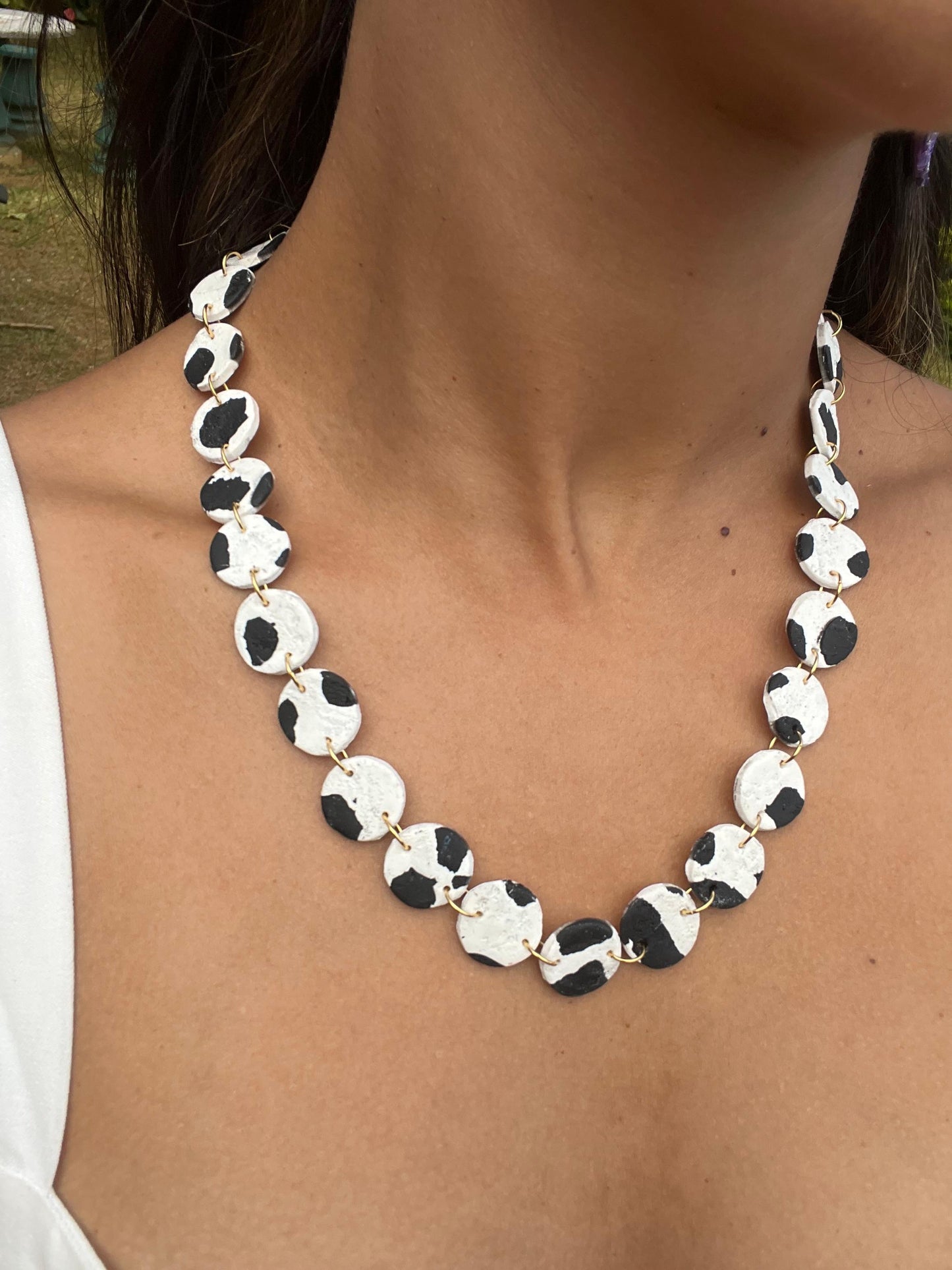 Collar b-a-s-i-c